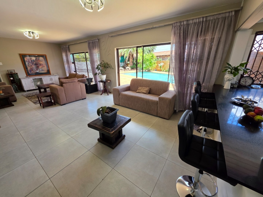 6 Bedroom Property for Sale in Dan Pienaar Free State